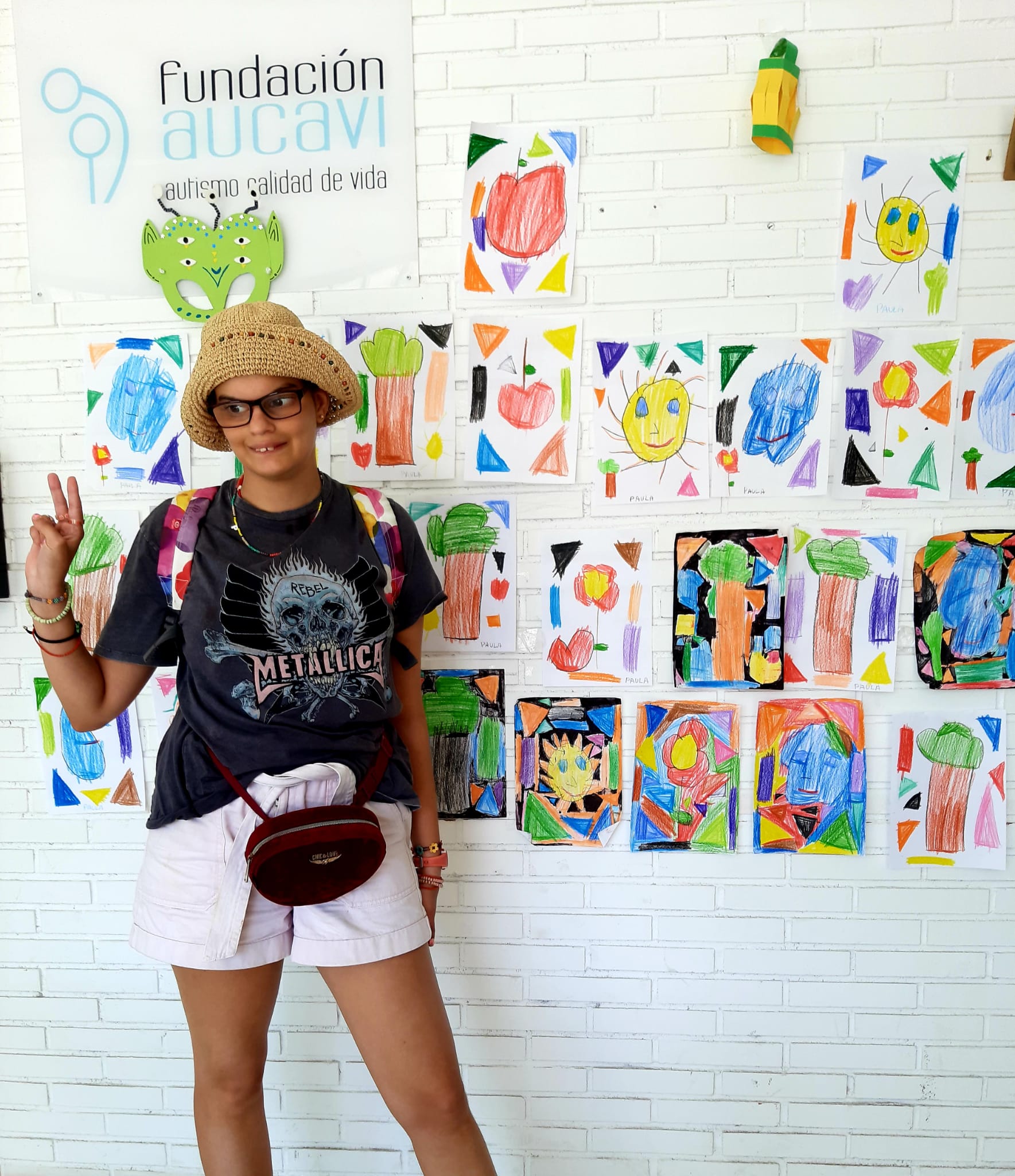 Foto Paula con dibujos